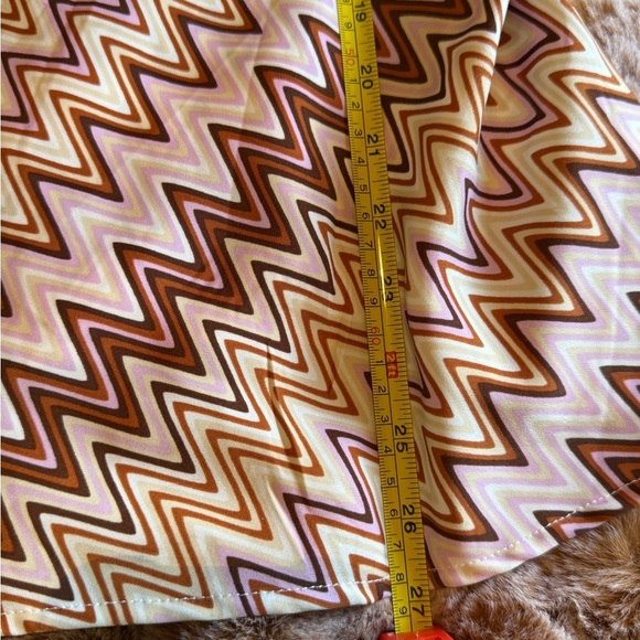 New Forever 21 Zigzag Patterned Spaghetti Strap Top size 2X - Picture 6 of 11